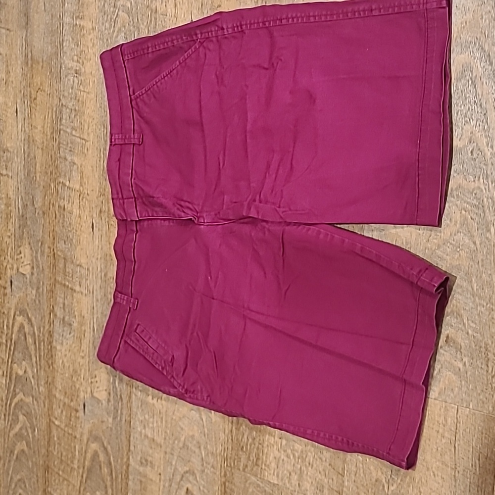 A1. Magenta Bermuda shorts. Size 14
